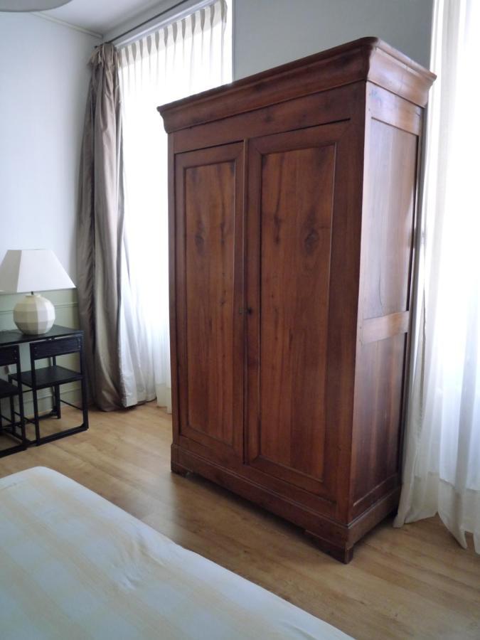 Appartement Avignon Centre Intra Muros Cour Exterieure Parking Prive Gratuit Exterior foto